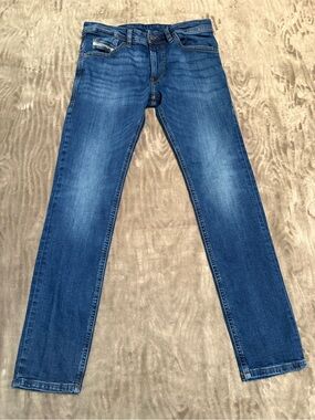 Diesel Thommer Slim Straight Jeans in Medium Blue